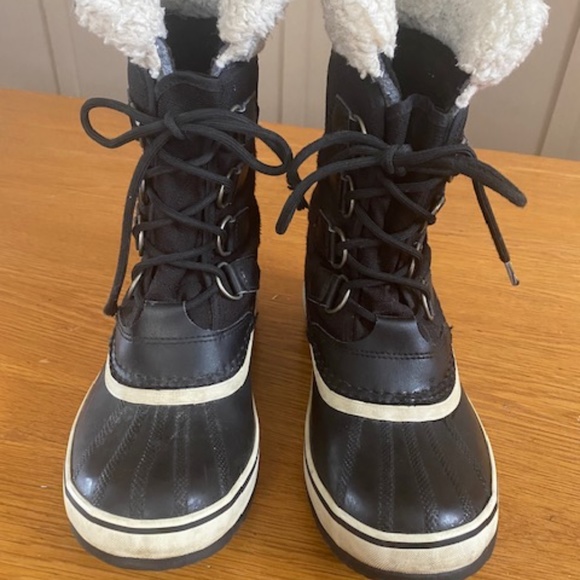 Sorel Winter Boots - Picture 2 of 4